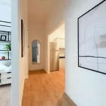 Homey & Spacious 2Br Apt In The Heart Of Tel-Aviv By Sea N\' Rent