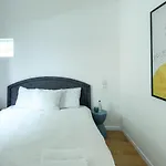 Homey & Spacious 2Br Apt In The Heart Of Tel-Aviv By Sea N\' Rent