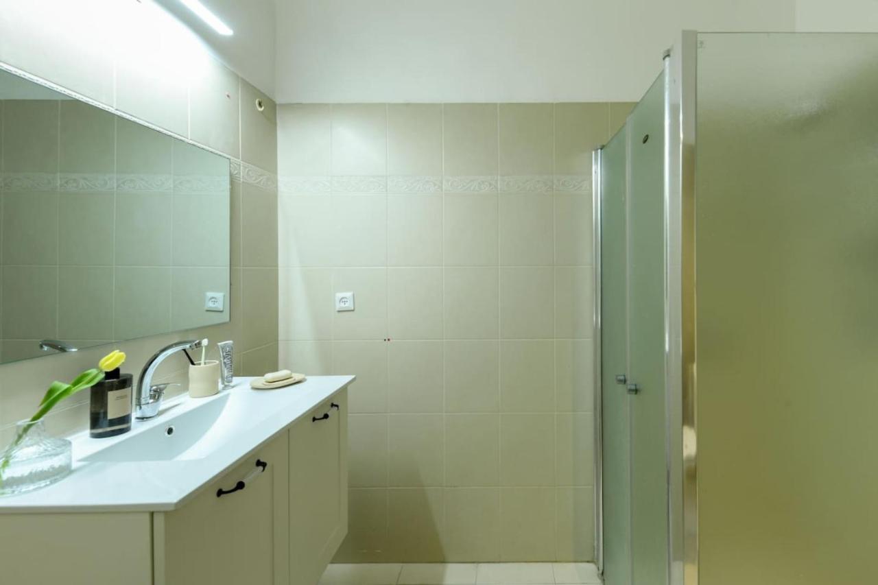 Apartment Homey & Spacious 2br In The Heart Of By Sea N' Rent Tel Aviv